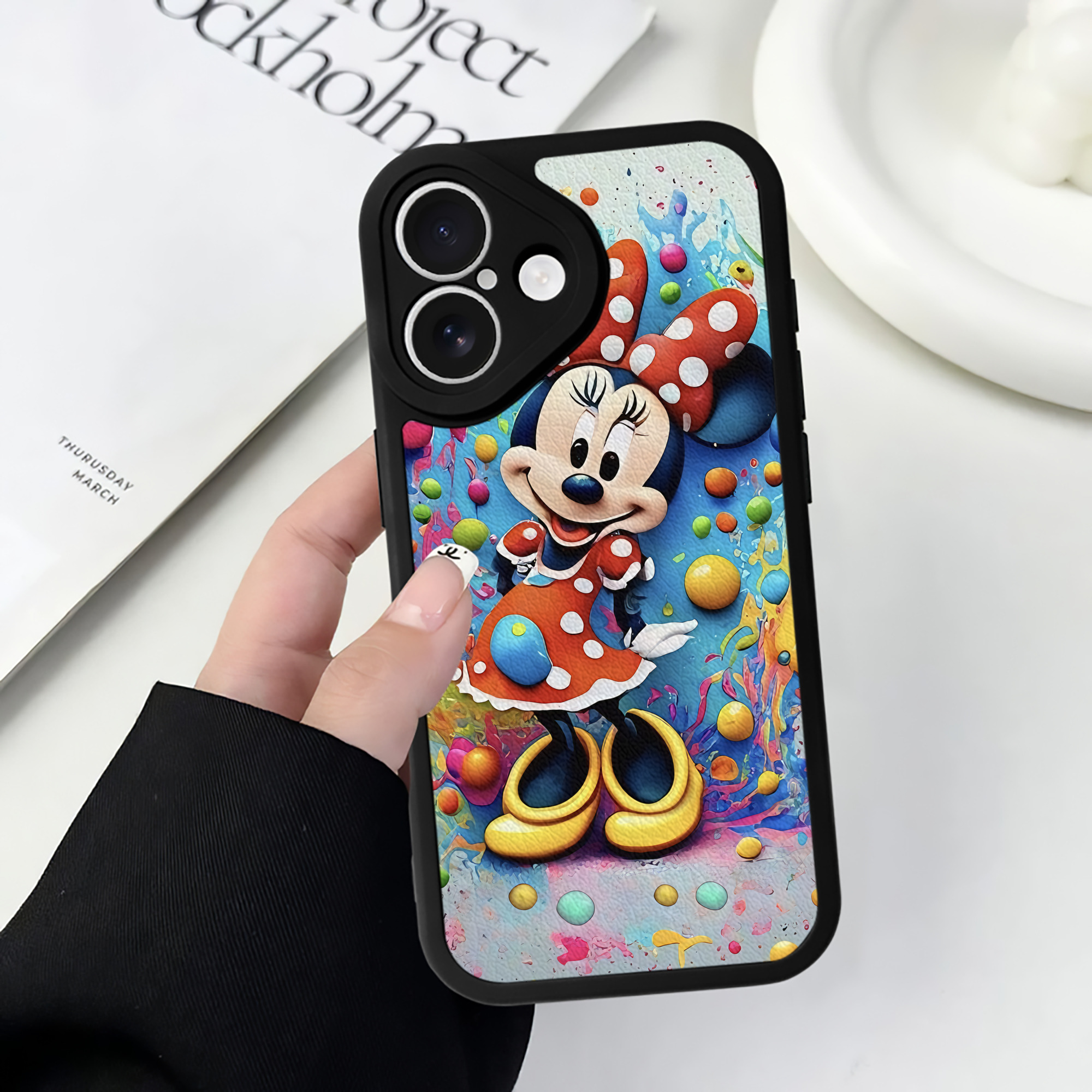 （画像用） ミッキーマウス Mickey Mouse 【iPhone 16シリーズ対応】シリコンスマホケース（レザー調） 材質：シリコン
